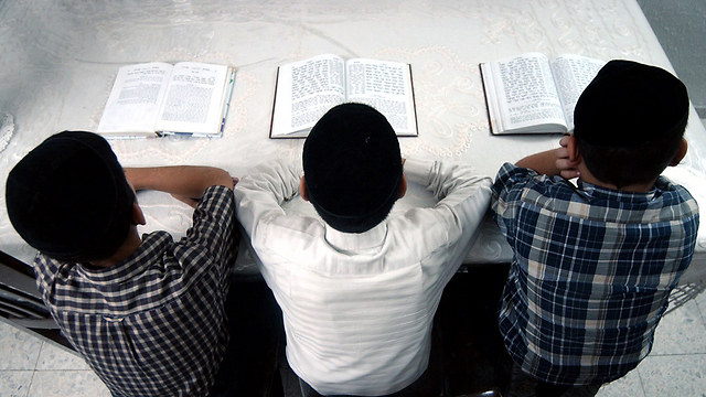 Ultra-orthodox schoolchildren. The secular public also has its own brand of ignorance. (Photo: Alex Kolomoisky)