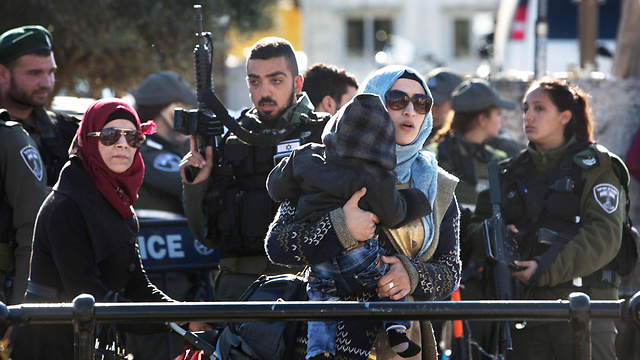 Borderpolice officers after a stabbing attack at the Jerusalem's Damascus Gate (Photo: AFP)