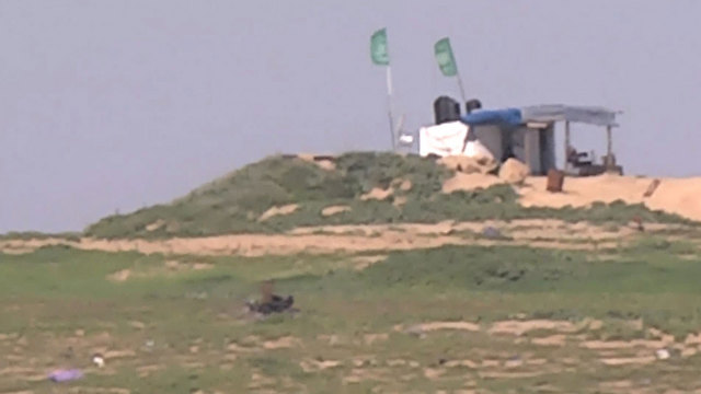 Hamas military positions along the border (Photo: Roee Idan)