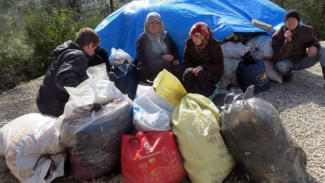 Refugees escape from Aleppo, Syria (Photo: AP)