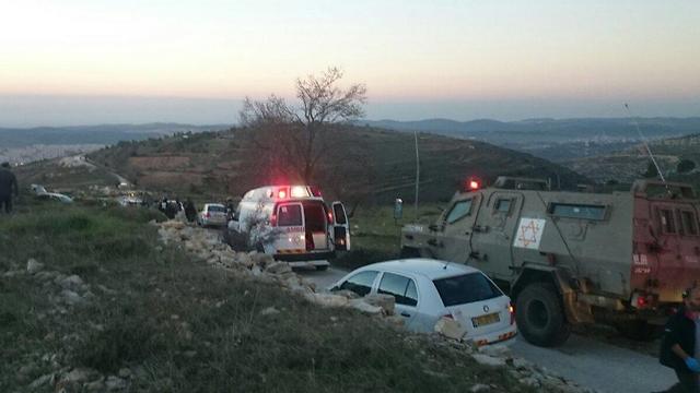 Man wounded in Gush Etzion stabbing; manhunt underway