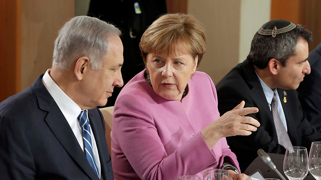 Prime Minister Netanyahu meets with German Chancellor Merkel in Berlin (Photo: Reuters)