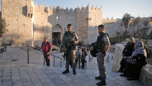 Border Police officers at the Damascus Gate in Jerusalem (Photo: AFP)