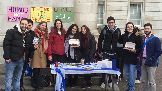 UK students battle ‘Apartheid Week’