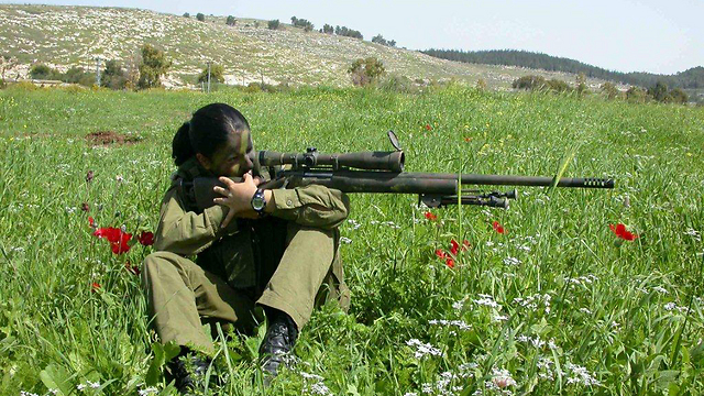 Fighter with a sniper rifle, 2000 (Photo: IDF Spokesman, courtesy of the IDF Archive)