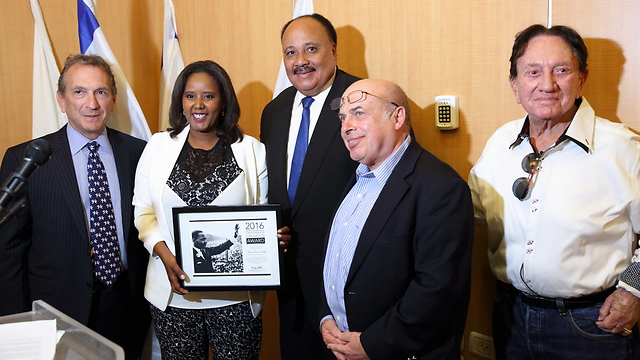 Martin Luther King III awards Israeli activists