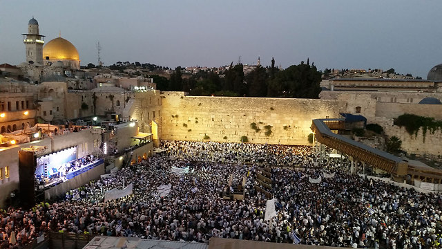 Will Jews lose access to their holiest site? (Photo: Eli Mendelbaum)