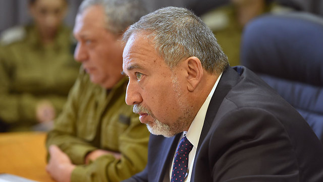 Defense Minister Avigdor Lieberman (Photo: Photo: Ariel Harmoni, Defense Ministry)