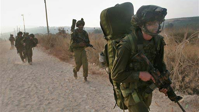 IDF soldiers near the Lebanese border (Photo: AP)