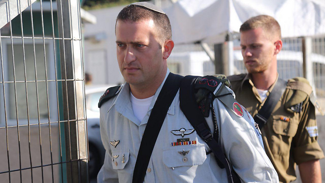 David Shapira arriving to testify (Photo: Motti Kimchi)