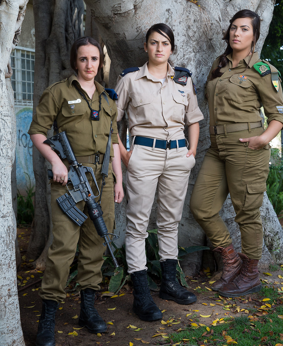 Left to right: Cpl. Inbar Shimshon, 2nd Lt. Eve Cohen and Staff Sgt. Sahar Shmueli (Photo: Tal Shahar)