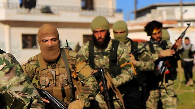 Nusra Front militan (Photo: AP)