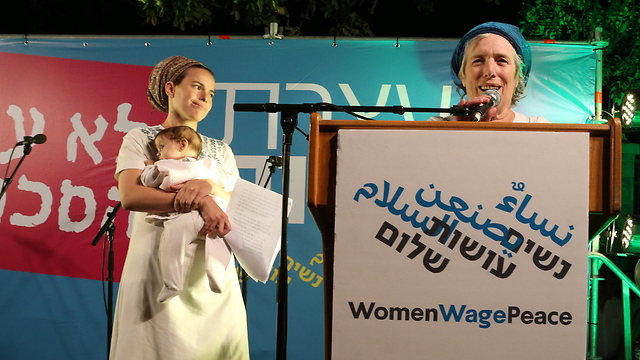 Thousands of women rally for Israel-Palestinian peace