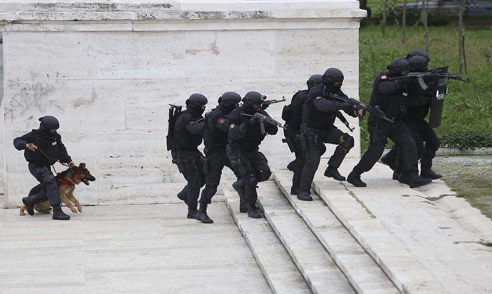 Albanian security forces (Photo: AP) (Photo: AP)
