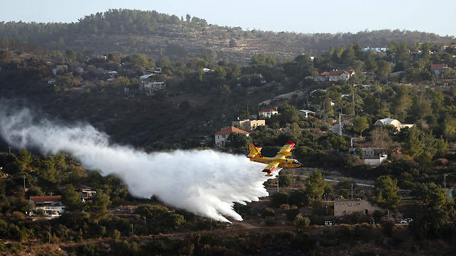 Firefighting in Nahf area (Photo: AFP)