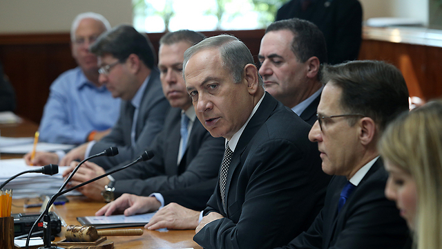Netanyahu promised in the cabinet meeting that tomorrow is close and that it will be different. Using his words, that is the exact way of saying nothing because there is nothing (Photo: Amit Shabi)