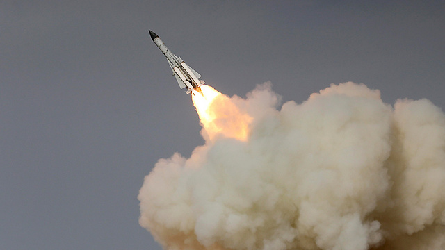 An S-200 anti-aircraft missile (Photo: AP) (Photo: EPA)