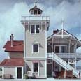 East brother light station. ארוחות גורמה ויינות משובחים