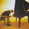 קליינשטיין והפסנתר. יחסים אינטימיים