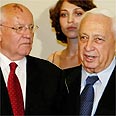 מיכאיל גורבצ'וב בפגישה עם אריאל שרון מיכאיל גורבצ'וב בפגישה עם אריאל שרון
