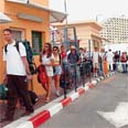 תור במעבר הגבול. זה לא בגלל שאתם ישראלים ושהם מושחתים