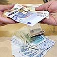 אירו. כדאי גם אצל חלפן מורשה
