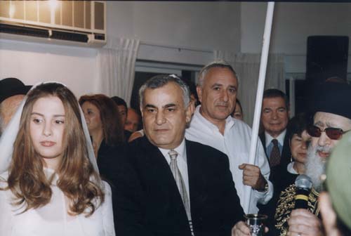 איציק מרדכי וכוכי שמשי, מתחת לחופה