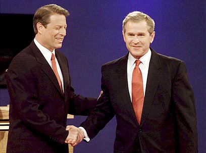 היסטוריה של עימותים בארה"ב: בוש מול אל גור, 1999 (צילום: רויטרס) (צילום: רויטרס)