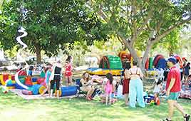 המדשאות. יש תחושת מרחב