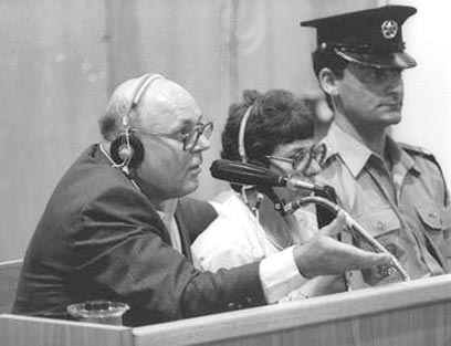 דמאניוק במשפט בישראל, ב-1987 (צילום: לע"מ) (צילום: לע