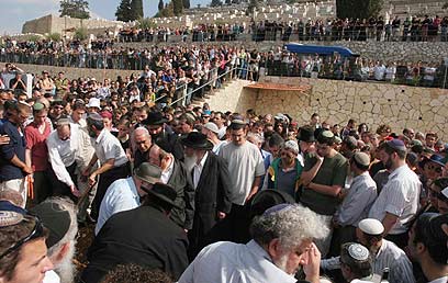 Kinneret Mandel's funeral, 2005 (Photo: Gil Yohanan) (Photo: Gil Yohanan)