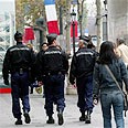 שוטרים ברחובות פריז