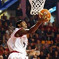 הוראס ג'נקינס. כמו ב-NBA