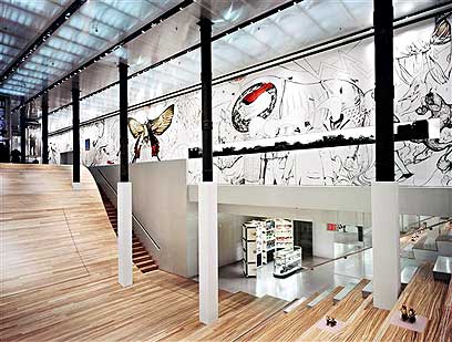 פנטזיה בשדרת המעצבים, על חשבון הברון. בניין פראדה בניו יורק (צילום: AP) (צילום: AP)