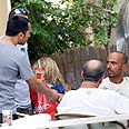 סלב נדבק לסלב. אלי מנו ומריאנו