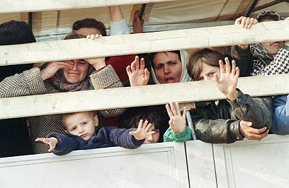 פליטים בימי מלחמת בוסניה. האיחוד לא מנע את הזוועות בבלקן (צילום: AFP) (צילום: AFP)