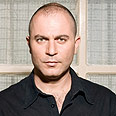כשעצוב הוא מתחפר. ליאור רז