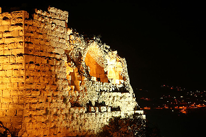 מבצר נמרוד בלילה (צילום: מיכה בריקמן, כתום צלמים ) (צילום: מיכה בריקמן, כתום צלמים )