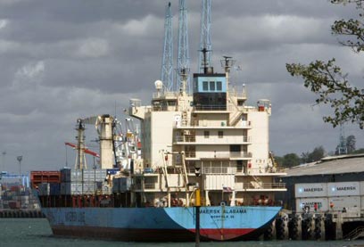 ספינה אמריקנית שנחטפה בסוף העשור הקודם ליד סומליה (צילום: רויטרס) (צילום: רויטרס)