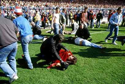 אסון הילסבורו, 1989. הדו"ח ניקה את אוהדי ליברפול מכל אחריות כלשהי להתפרעות (צילום: AP) (צילום: AP)