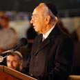 חוזרים לבית הריק. הנשיא פרס בטקס