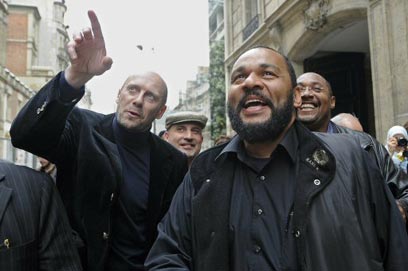 Alain Soral, left, with French comedian Dieudonné (Photo: Reuters) 