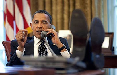 אובמה בשיחה עם נתניהו. מפעיל אמצעים אנטישמיים? (צילום: AFP) (צילום: AFP)