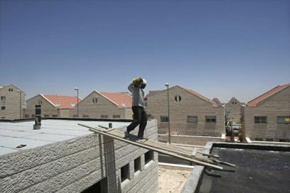 Settlement building in the West bank (Photo: Reuters)  