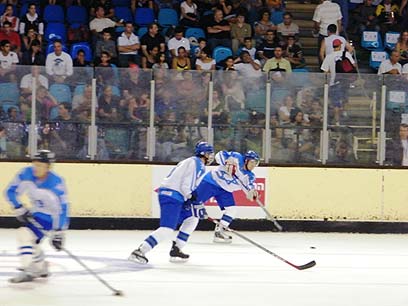 נבחרת ישראל בהוקי קרח. ירדה לדרגה B2 (צילום: אביהו שפירא) (צילום: אביהו שפירא)
