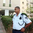 ליד הבית. רצח בגלל נעליים?    