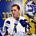 25.6.2000: דורון שפר מודיע על פרישה מכדורסל