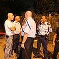 התייעצות משטרתית בזירת האירוע ברמלה    