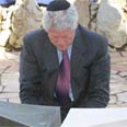 מבקר בקבר רבין מבקר בקבר רבין