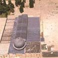 מתחם הר הבית, מסגד אל אקצה (בהגדלה: עם כיפת הסלע). מתחם הר הבית, מסגד אל אקצה (בהגדלה: עם כיפת הסלע).